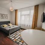 Citybeat Apartments, 400m From The Square Daire Plzeň