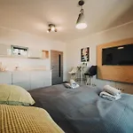 Daire Citybeat Apartments, 400m From The Square *