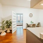 Citybeat Apartments, 400m From The Square Daire *