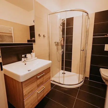 Citybeat Apartments, 400m From The Square Apartman Plzeň