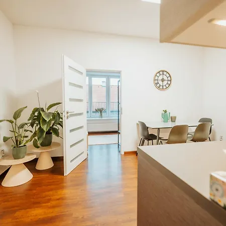 Citybeat Apartments, 400m From The Square Apartman *