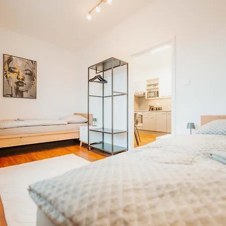 Citybeat Apartments, 400m From The Square Apartman Plzeň