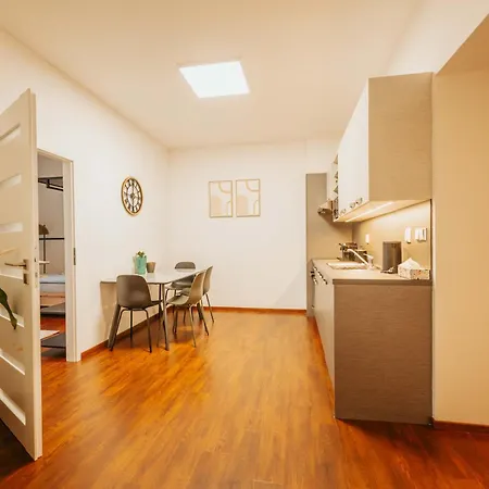 Citybeat Apartments, 400m From The Square Apartman Plzeň