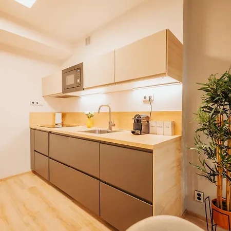 Citybeat Apartments, 400m From The Square *