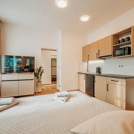 Citybeat Apartments, 400m From The Square Apartman Plzeň