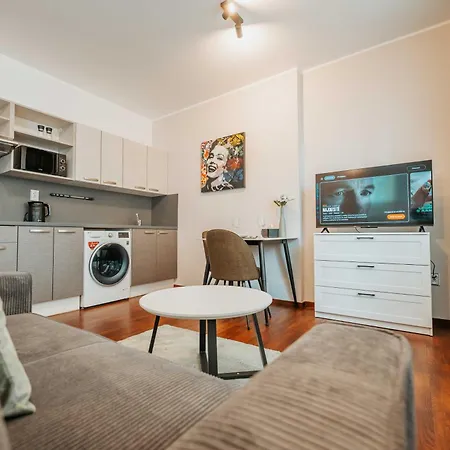 Citybeat Apartments, 400m From The Square Apartment