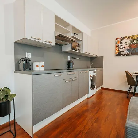 Citybeat Apartments, 400m From The Square Apartment *