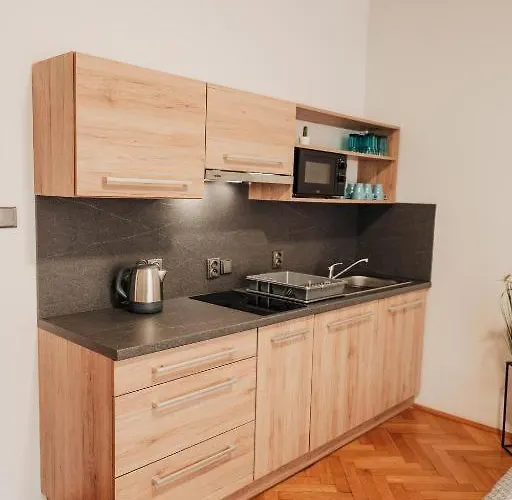 公寓 Citybeat Apartments, 400m From The Square *